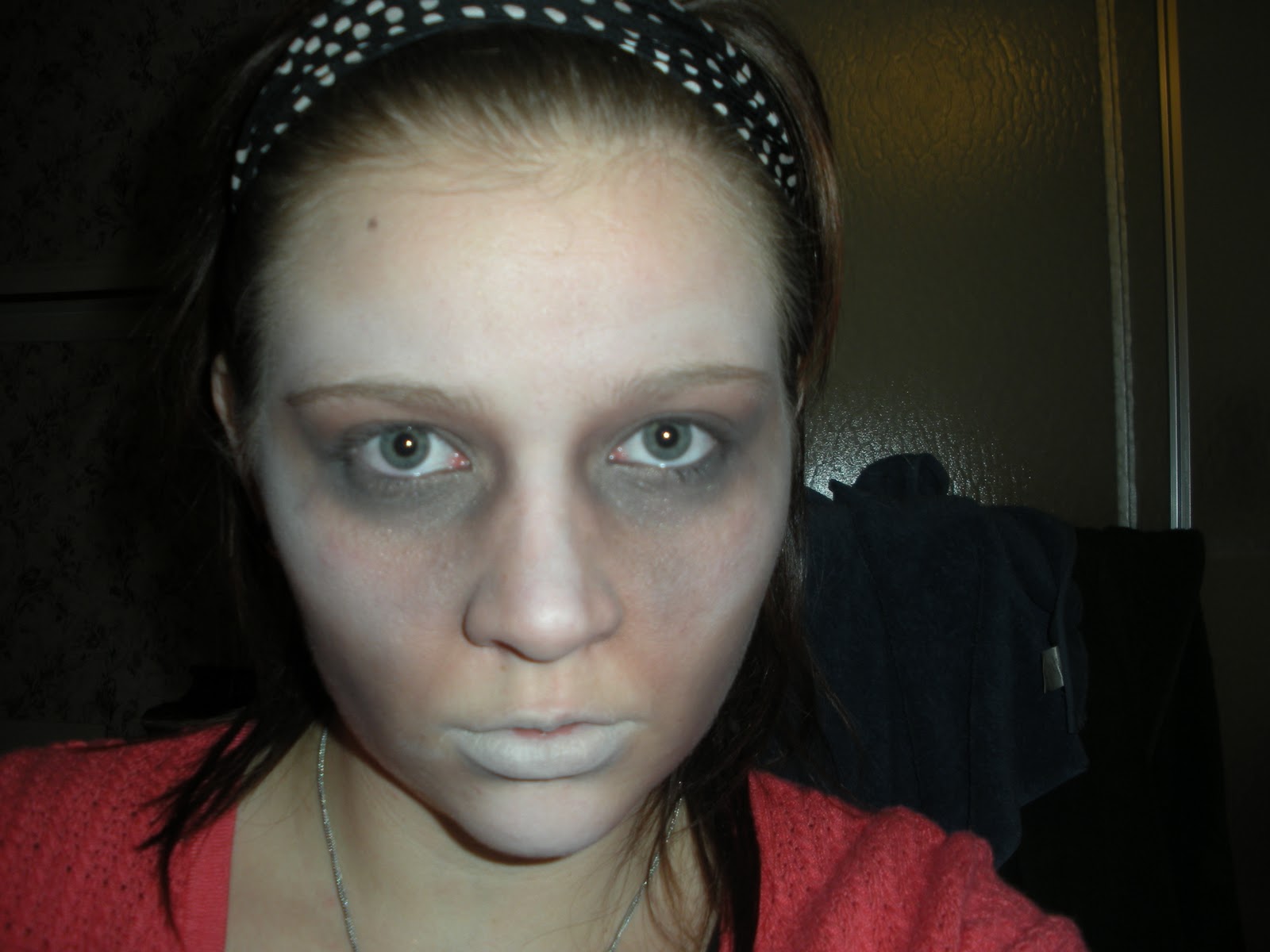 JESSICA MAKEUP: Basic Zombie Makeup
