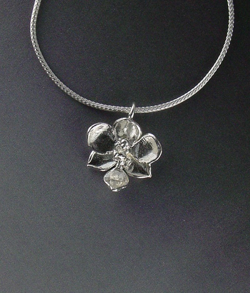 [Phalonopsis+Charm+Necklace.jpg]
