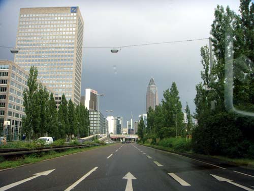 [Frankfurt_Messeturm_xs.jpg]
