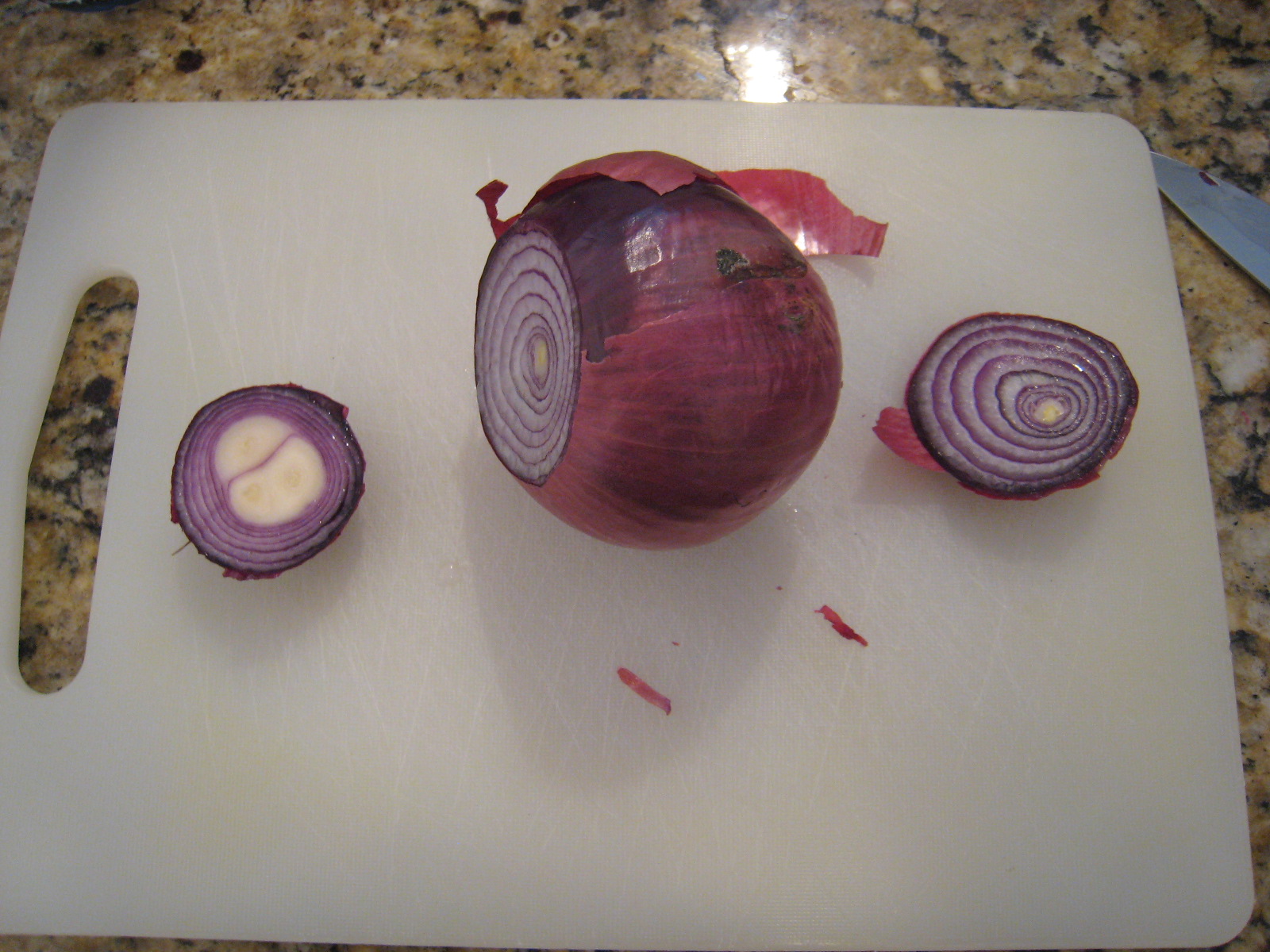 jostage kitchen Julienning an Onion