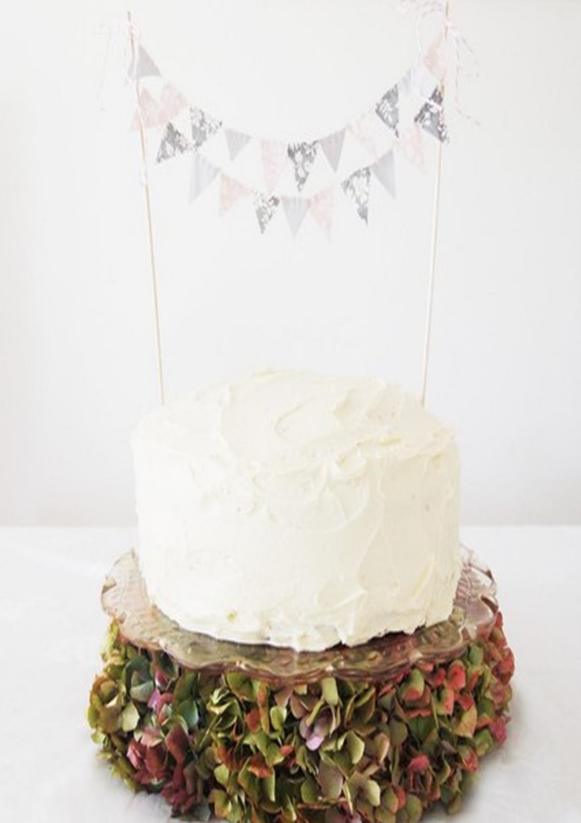 Icing Designs: Mini Cake Bunting