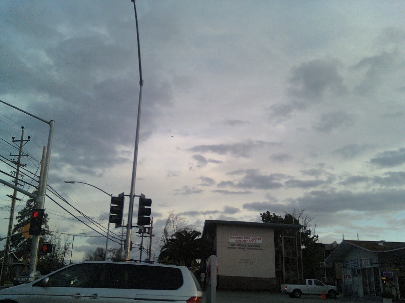 [Triangle-UFO-over-San-Jose-Ca-2010.jpg]