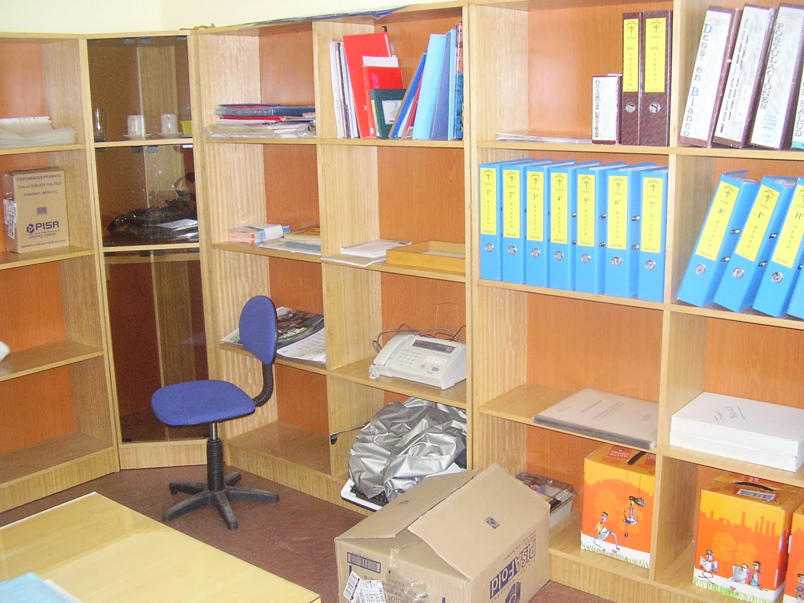 Muebles Cáceres: Estantes, Librería, Gabinetes y Archivo.