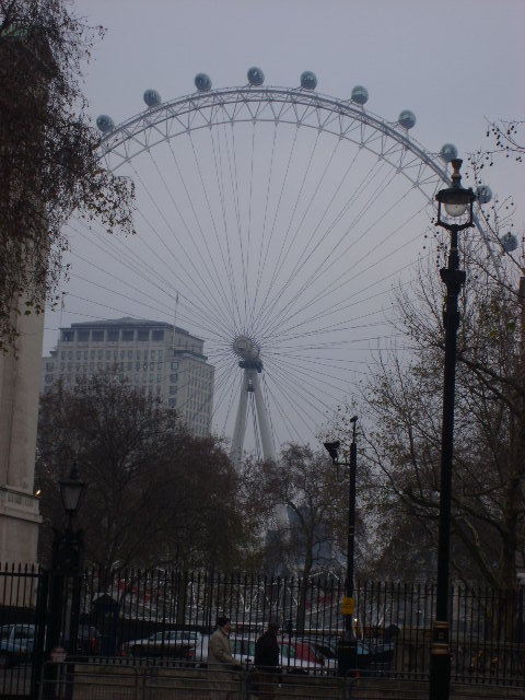 [hehhehe+mari-go-round.JPG]