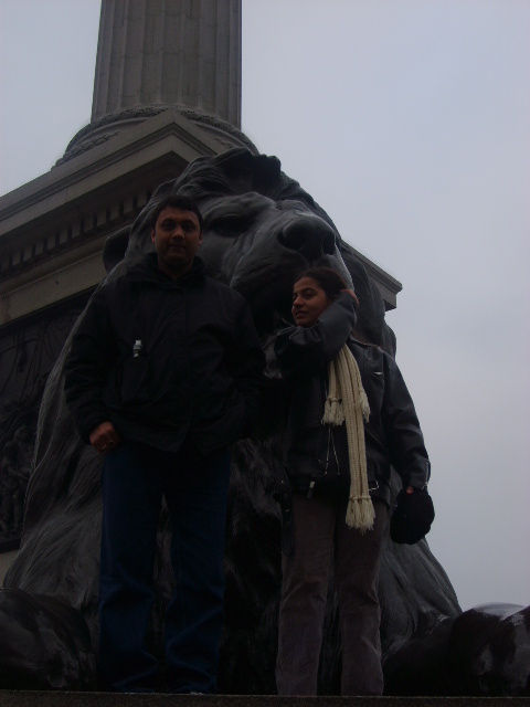 [two+lions+with+lion.JPG]