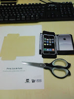 Apple iPhoneペーパークラフトのプリントを切るの巻。