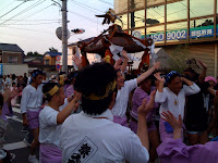 越谷市八坂神社例大祭の御神輿。