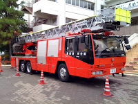 越谷市・大袋地区合同総合防災訓練のはしご消防車。