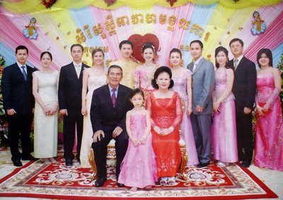 [Hun+Sen_family.jpg]
