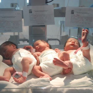 lactanci-materna-trillizos-criando-multiples