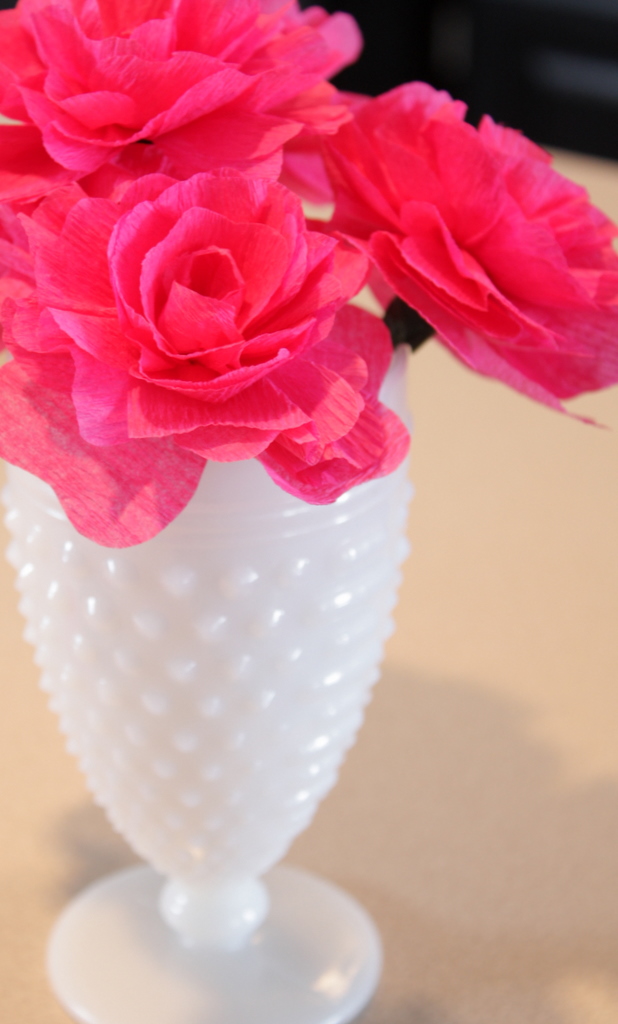 How to Use Crepe Paper Wedding Decor