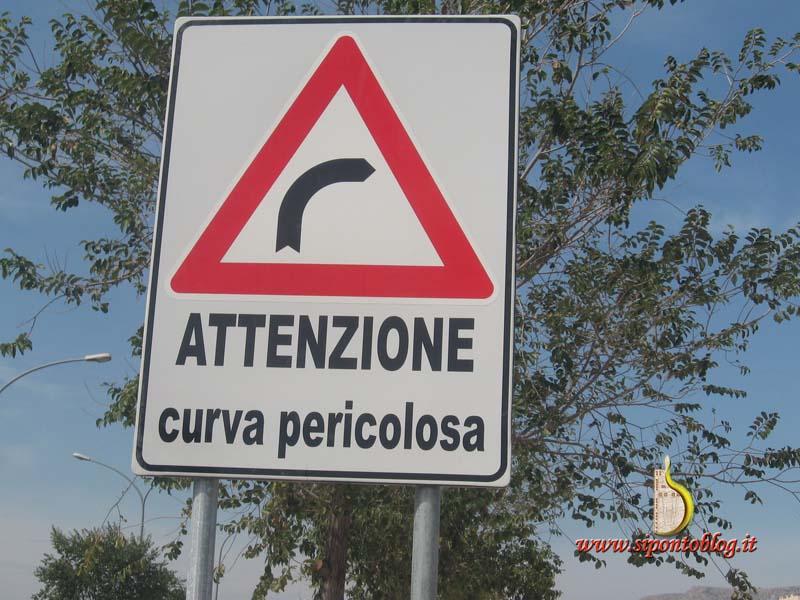 https://1.bp.blogspot.com/_8iWYYiqpQEg/TJYb8mfEUNI/AAAAAAAALLE/d8OG76pKElw/s1600/Curva+Pericolosa+1.jpg