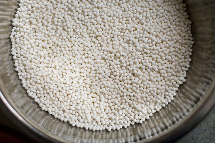 http://1.bp.blogspot.com/_92ggj1lK_Jw/TUN67bZ9Q3I/AAAAAAAAAqQ/WX5jPfSBV6E/s1600/tapioca-sm-pearls-2-better-web.jpg