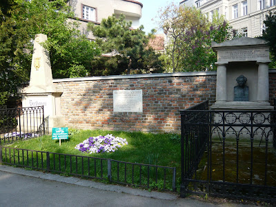 √100以上 ベートーベン シューベルト 墓 214949-ベートーベン シューベルト
墓