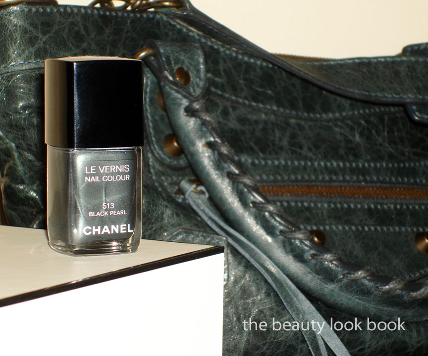 A Closer Look at Chanel Black Pearl #513 Le Vernis - The Beauty Look Book