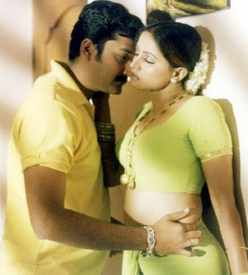 South Indian Actress: Kerala Mallu Desi Masala Bed Room Pics-4