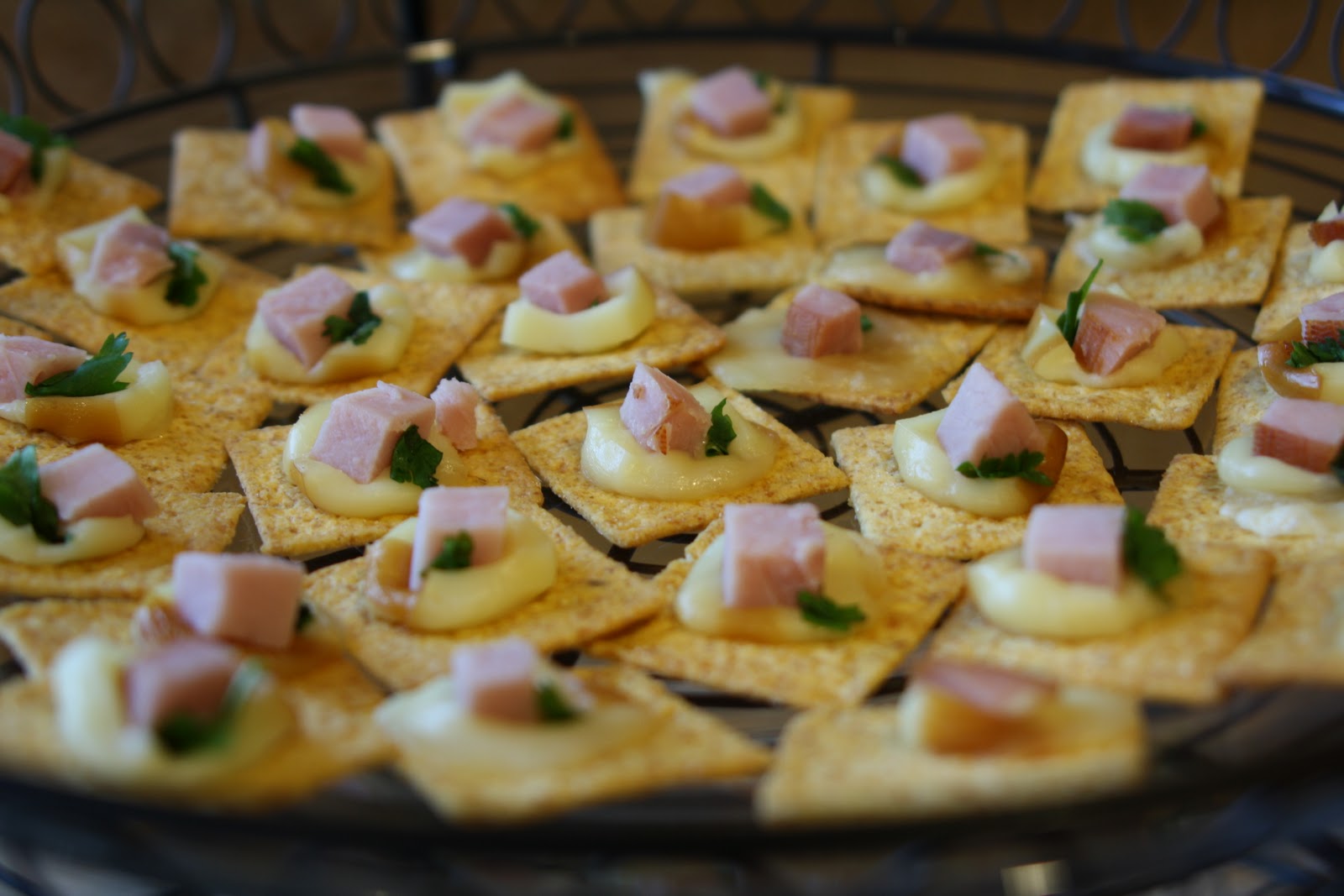 Stirrin', Snappin' and Sharin' Wheat Thin Appetizers