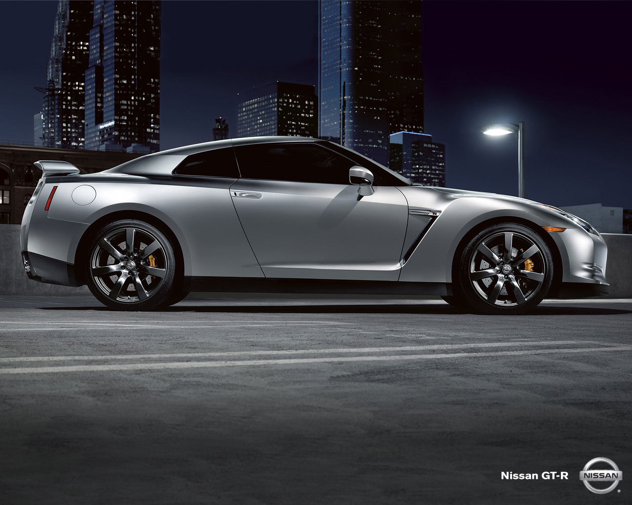 Exotic Sport Cars: 9/10 Nissan GT-R