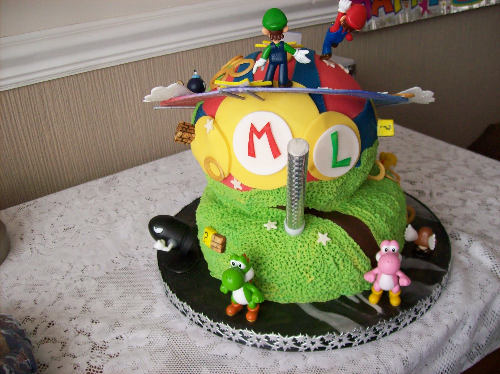 Sue's Cakes: Mario Galaxy Birthday Cake - 3D
