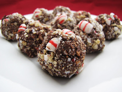 Delicious as it Looks: Chocolate Peppermint Balls Delicious as it Looks: Chocolate Peppermint Balls