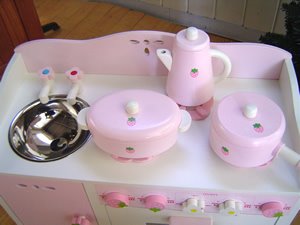 [pink+kitchen2.jpg]