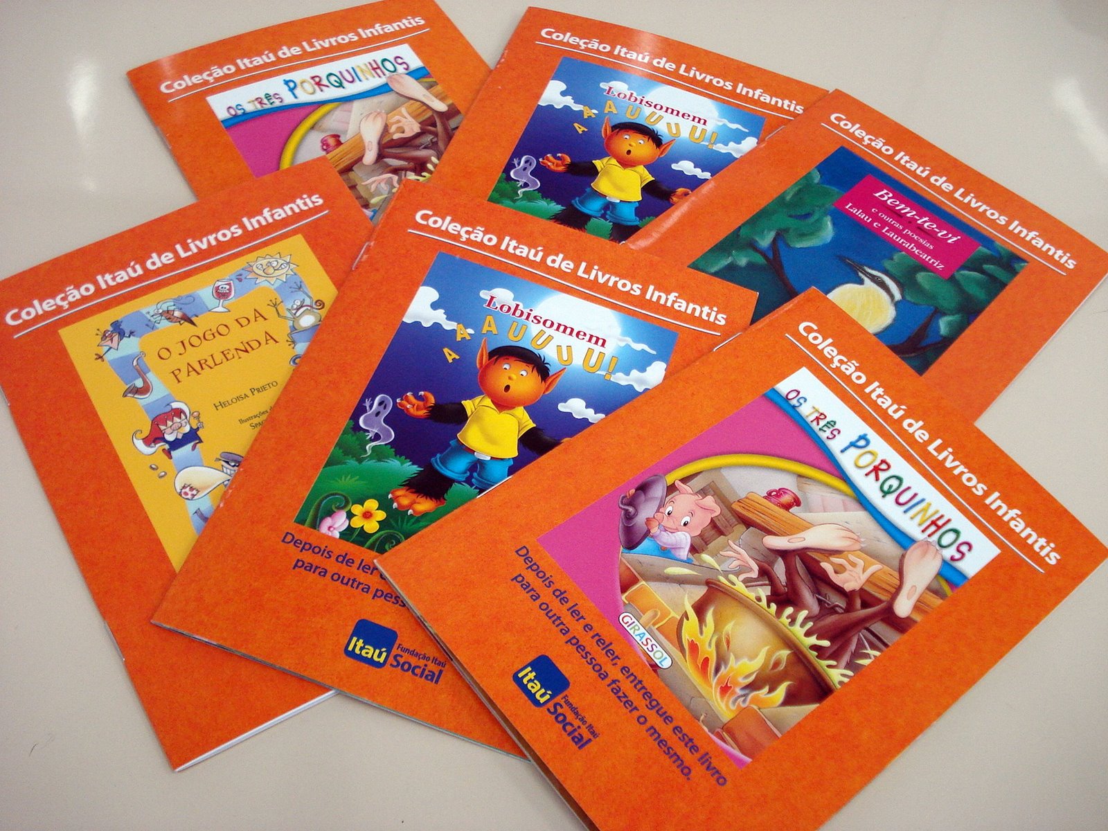 Educação Infantil recebe 350 kits de livros do banco Itaú ~ Educajaú