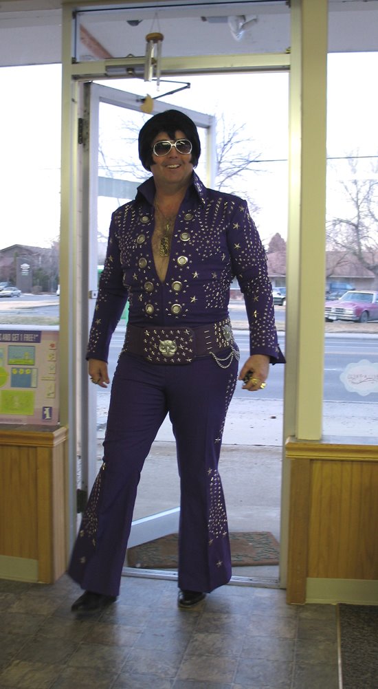 [Elvis+1.jpg]