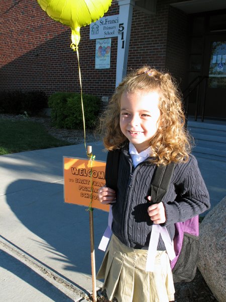 [Ellie+First+Day+-+Kindergarten.jpg]