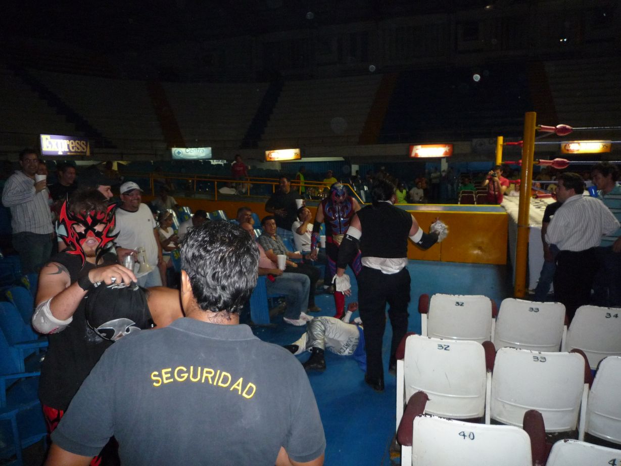 [lucha_05.jpg]