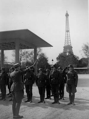 Saludo al revés