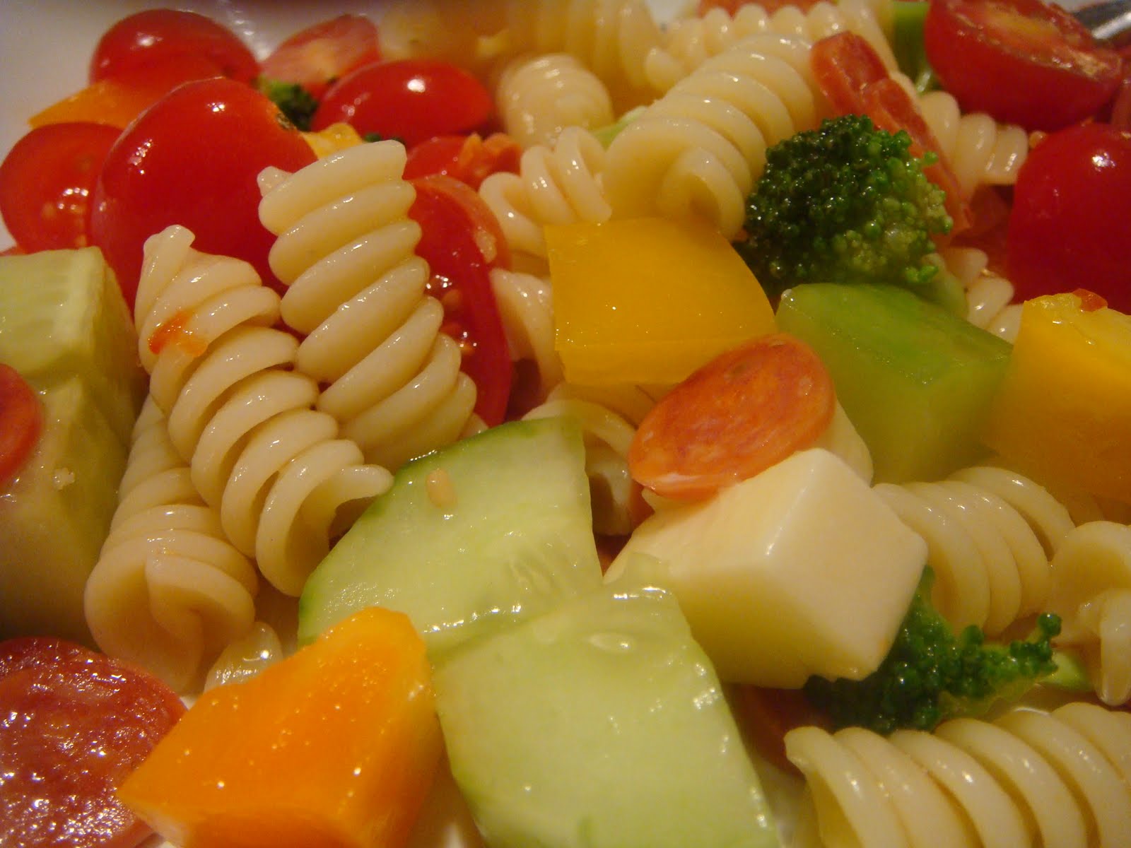 Delicious Dishings Easy, MayoFree Pasta Salad