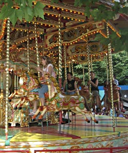 [caroussel.jpg]
