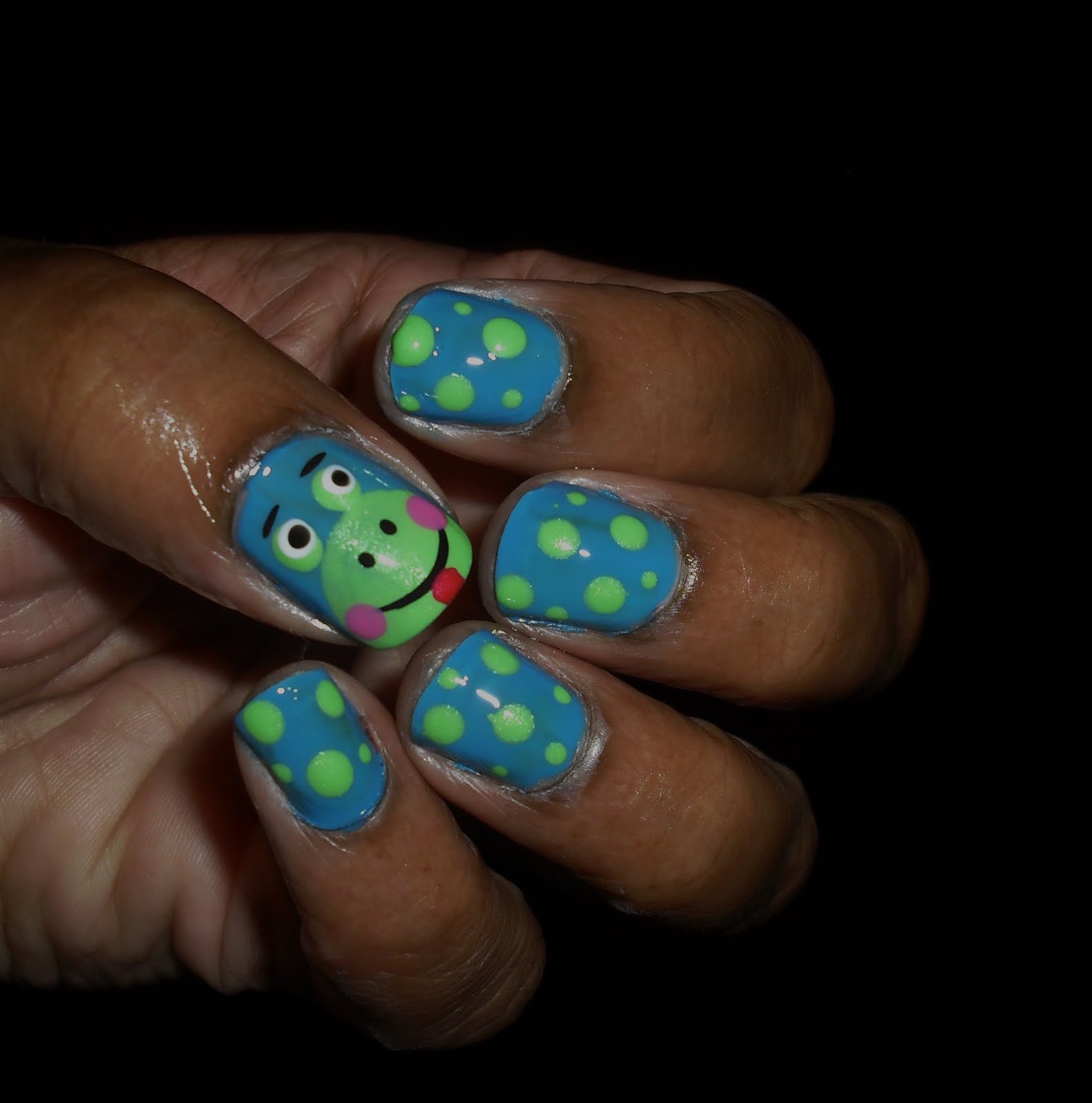nail salon..Frog Nail Art Buzz Nail