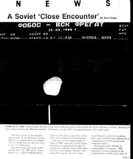 En marzo de 1989, una sonda soviética (Fobos II) fotografió un enorme objeto cilíndrico de más de 27 Km. de longitud sobre la luna Fobos