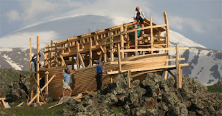 Réplica de 10 metros de eslora del Arca de Noé en lo alto del monte Ararat, en Turquía