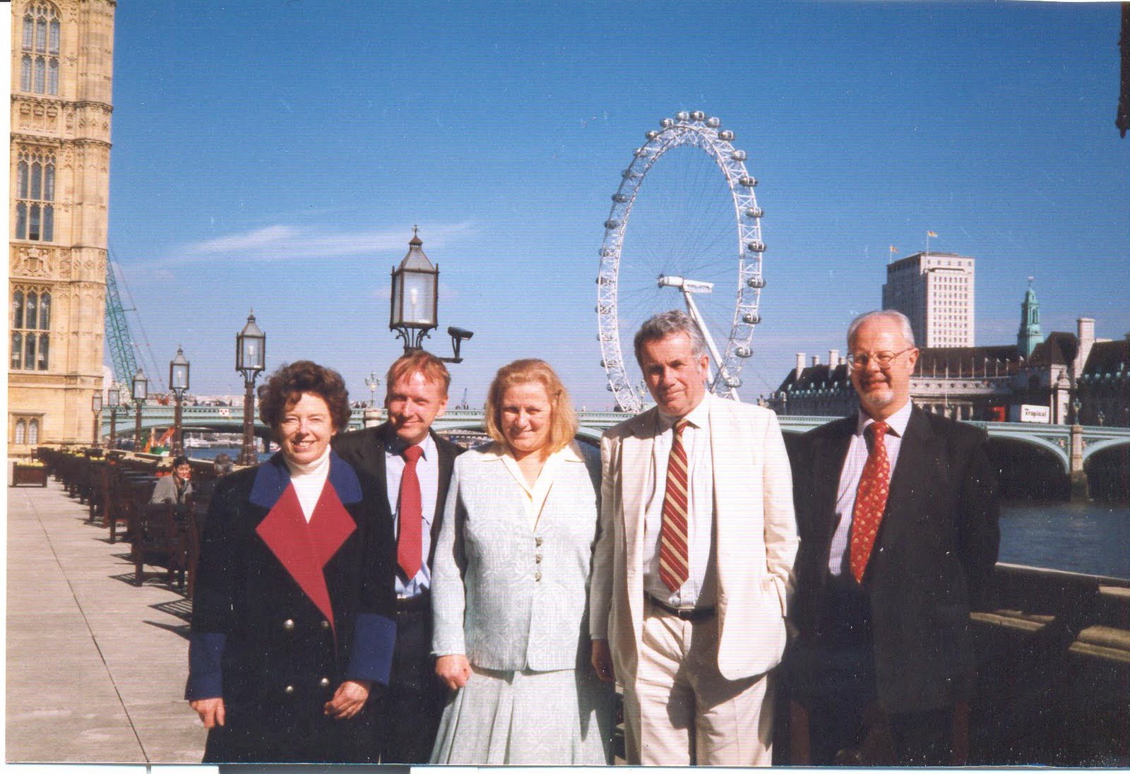 eightoneoneseven Meeting Martin Bell OBE 15th March 2000