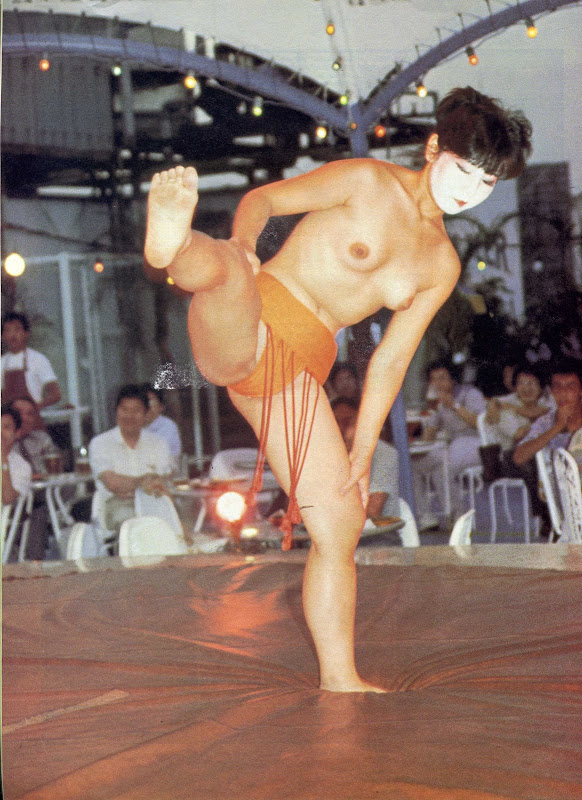 "550" alt="Naked Sumo Girl" title="Naked Sumo Girl...