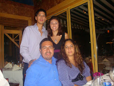 BRIAN Y WENDY CON SUS TIOS JAVIER Y NANINA