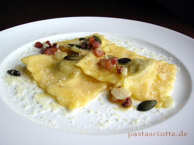 Ravioli mit Kürbiskern-Ricotta | pastasciutta