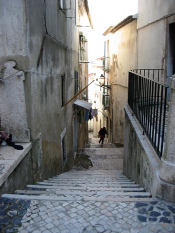 [5102_Lisbon_Alfama.JPG]