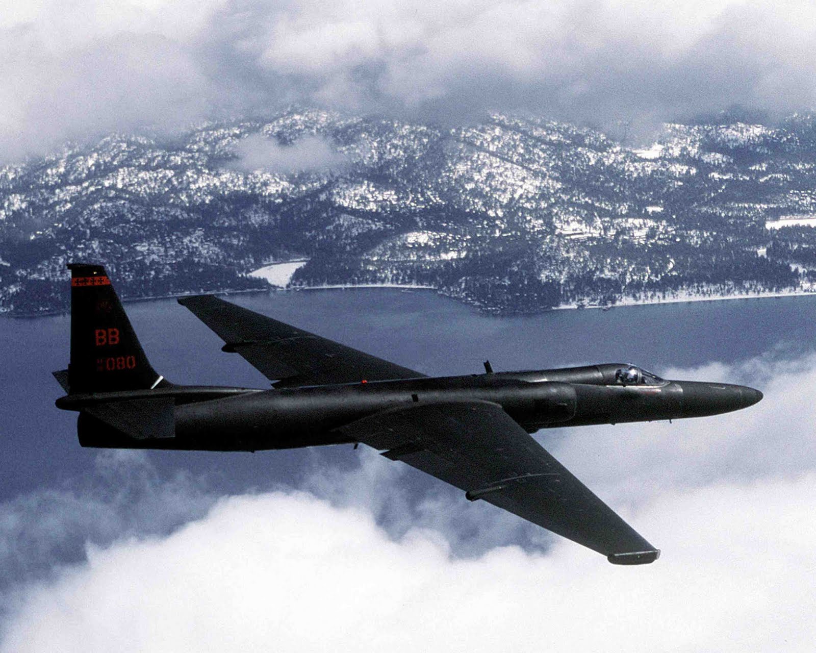 [us_air_force_u-2.jpg]