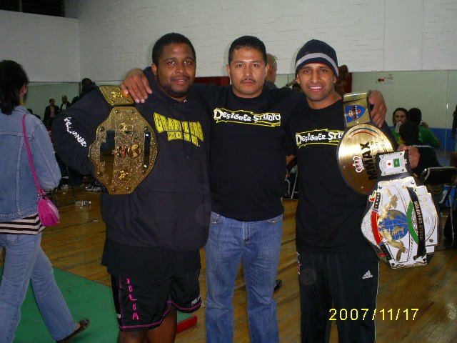 GRAN CAMPEON DE PELEA DE PISO, SU NOMBRE CADILAK DE E.U. E IVAN LOPEZ