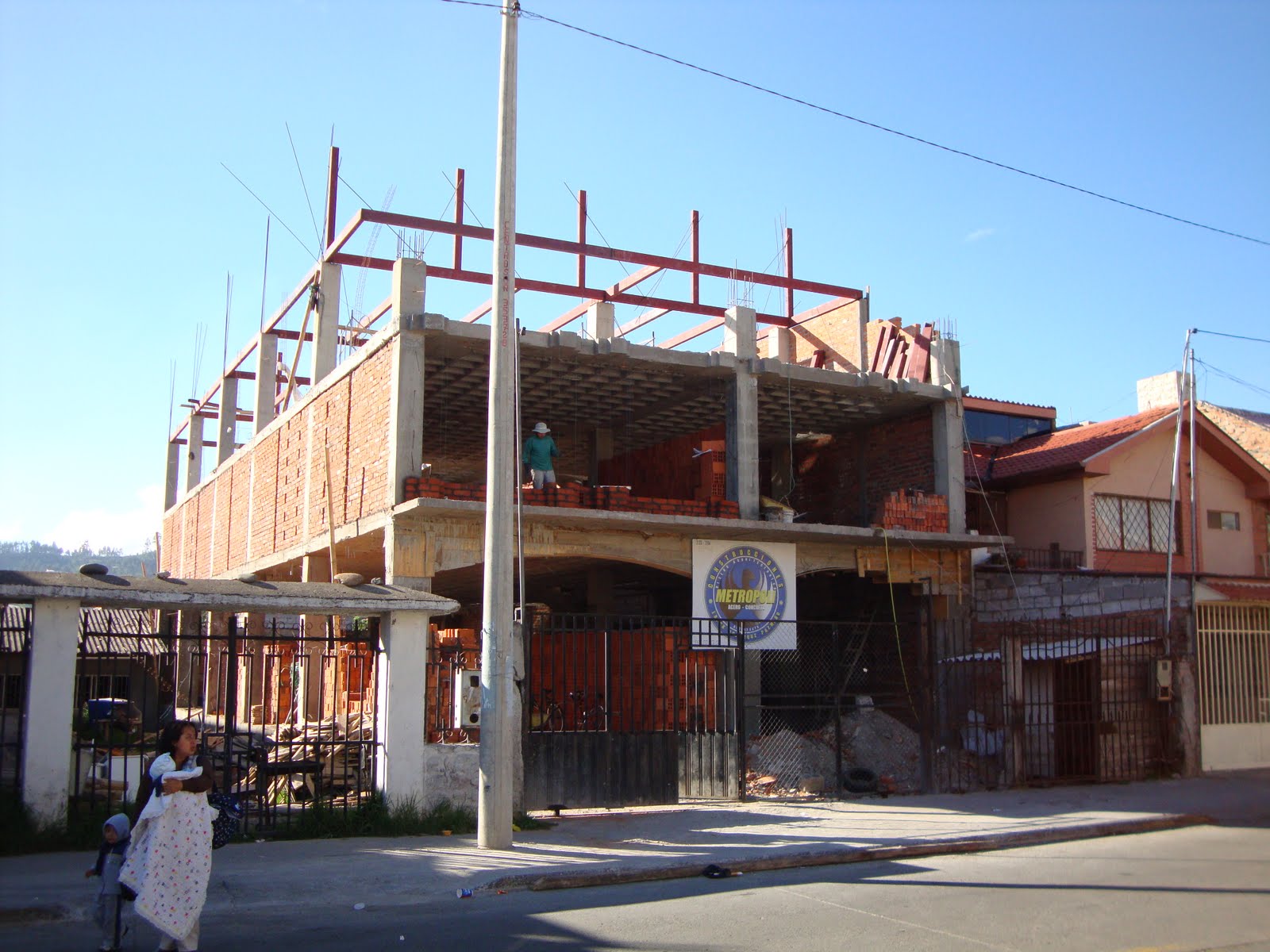 BOJORQUE-CONSTRUCCIONES: En Construcción Edificio Yanahurco.