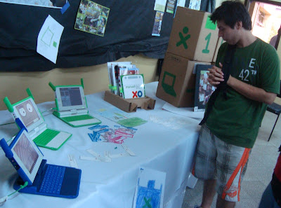 Imágenes de la OLPC en la ETyC 2010