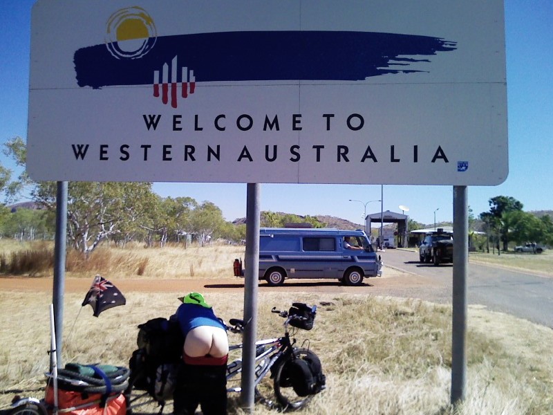 [Harrh...Grahame+Clapp..made+WA+border.jpg]