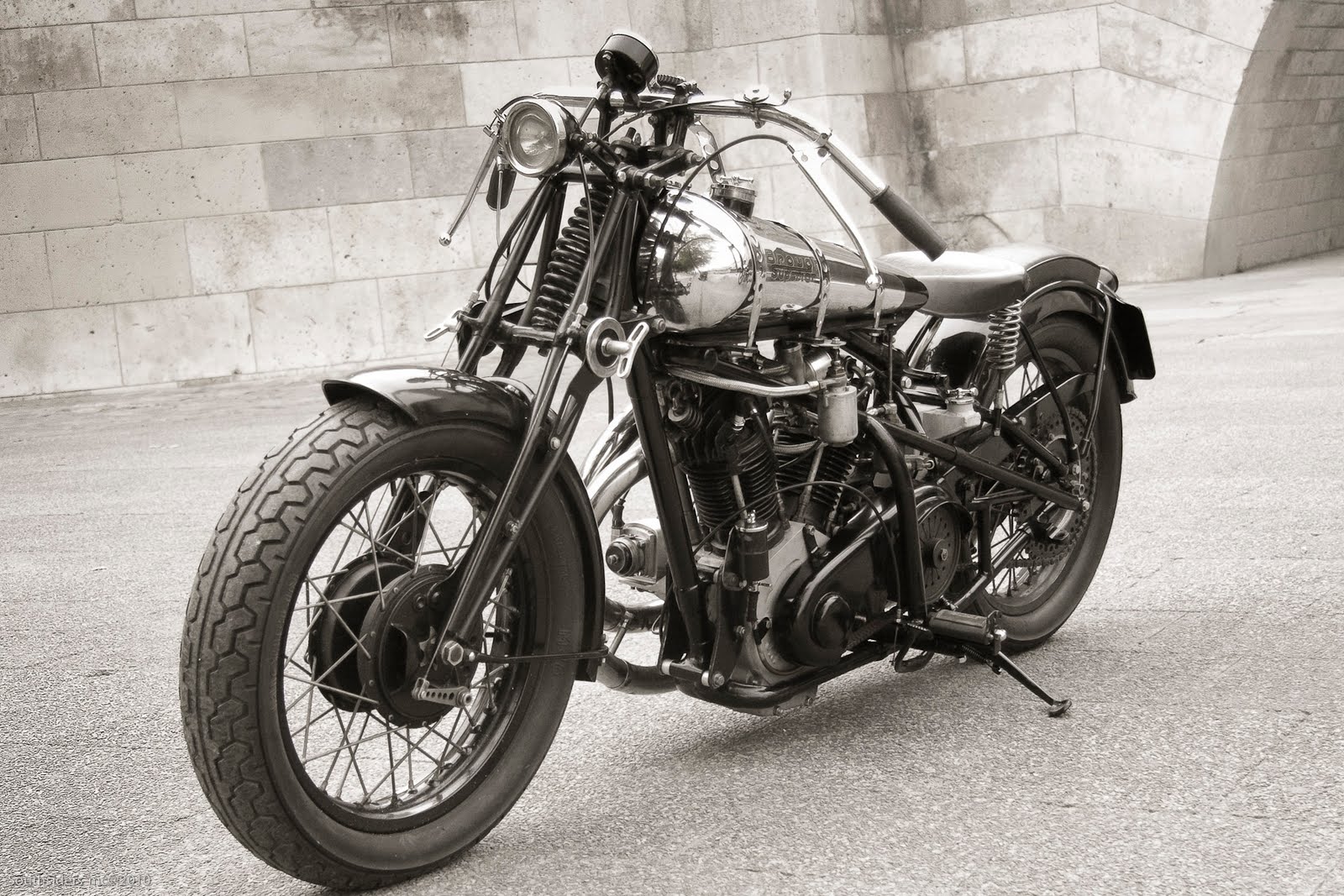 РњРѕС‚РѕС†РёРєР» brough Superior