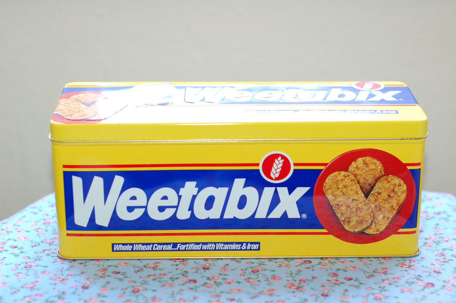 Polka.Button Retro Tins and Haberdashery Haul