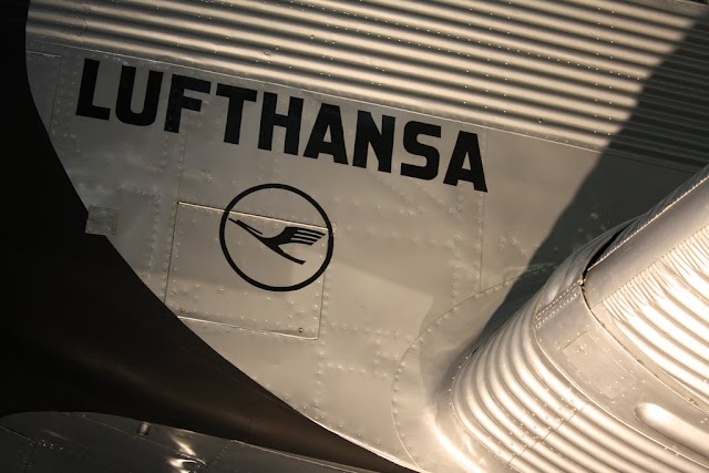 06 de janeiro de 1926 - Fundação da Lufthansa - Empresa aérea estatal alemã.