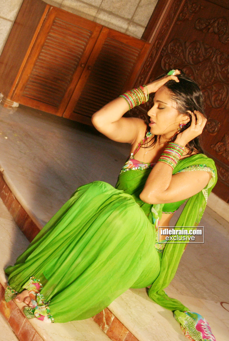 Very very Hot Sexy ANUSHKA In Green Saree