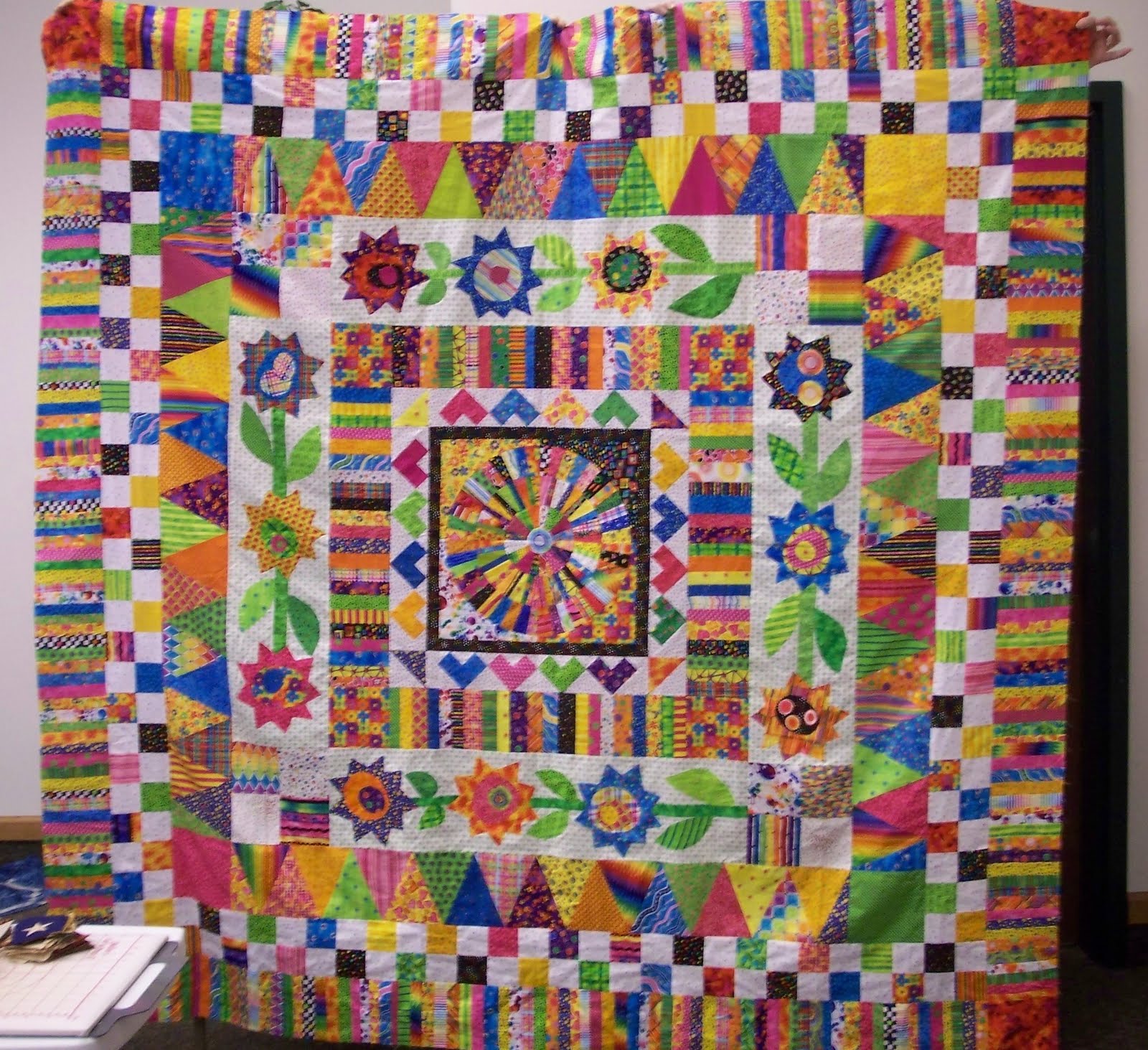 Luv 2 Stitch A Year Of Round Robin Quilts